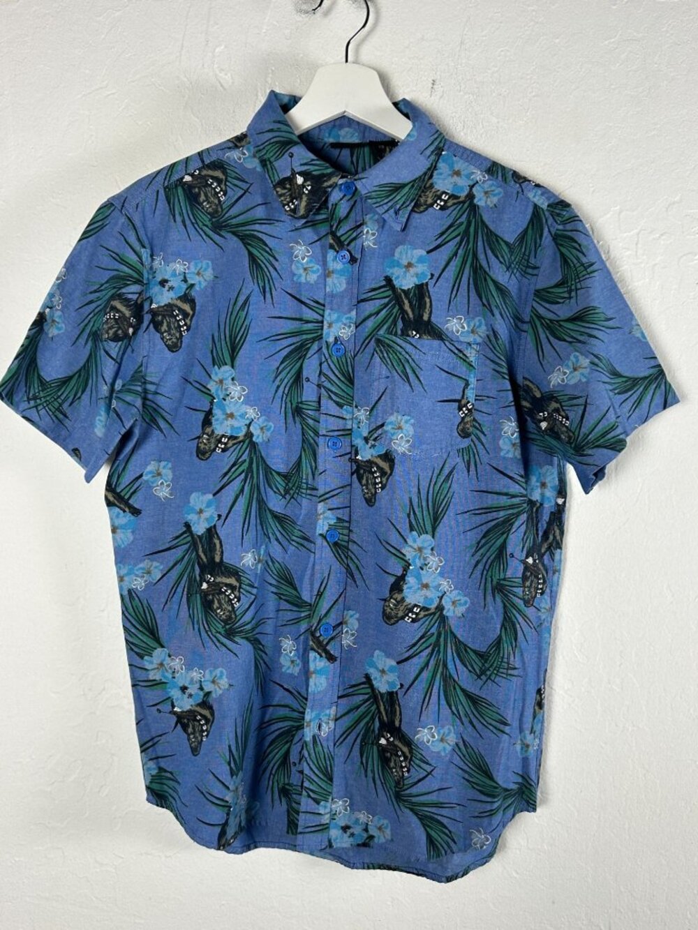 Star Wars Mens Short Sleeve Button Up Shirt Small Chewbacca Hawaiian Blue Floral